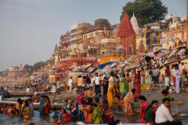 063 Varanasi, Ghats.jpg